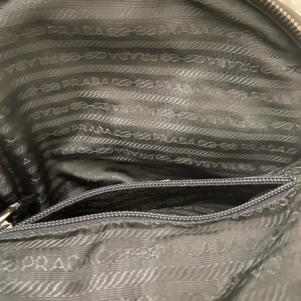 Prada handbag - Picture 6 of 13
